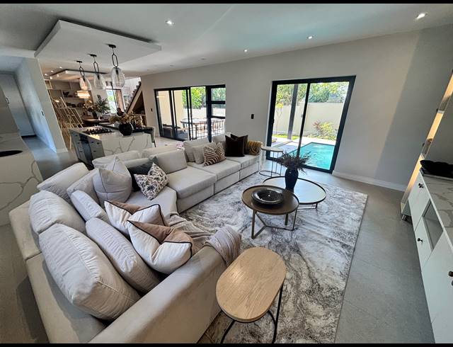 4 BEDROOM CLUSTER FOR SALE IN EDENBURG